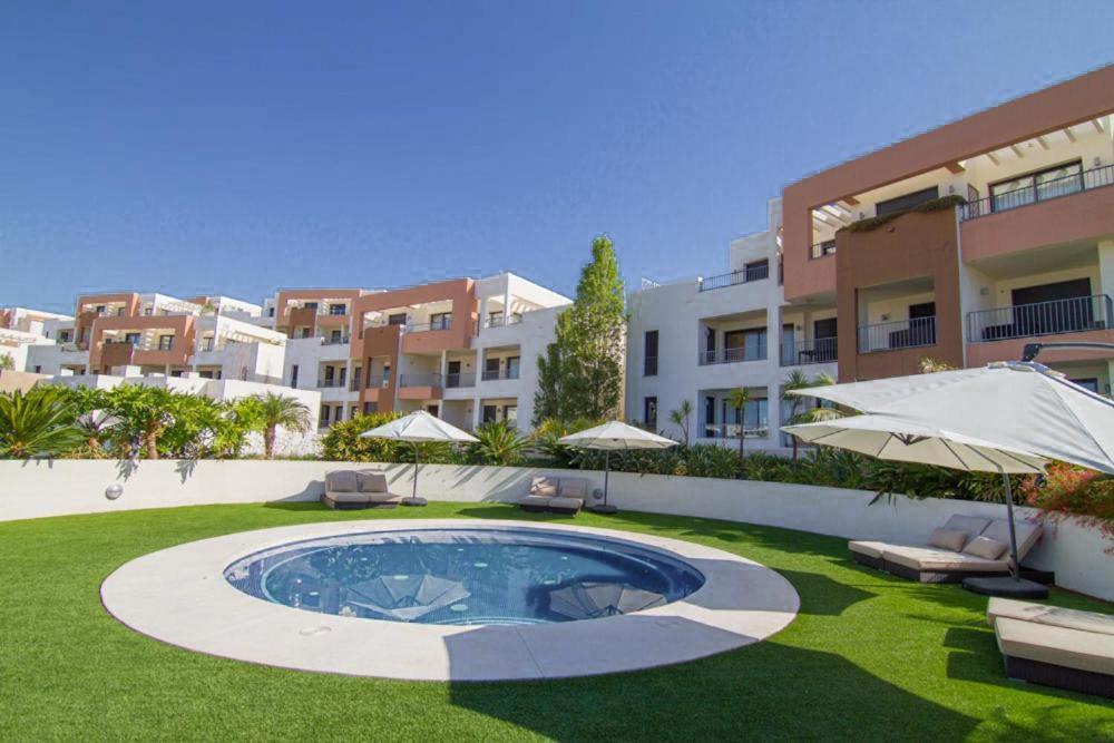 Luxury Resort Marbella spa gym pools jacuzzi sauna Zewnętrze zdjęcie